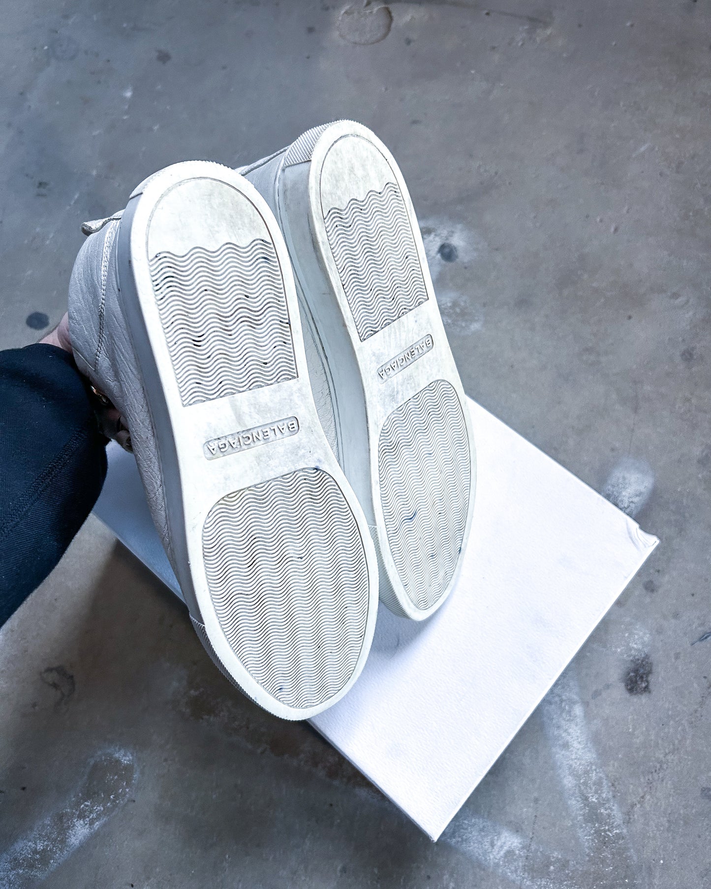 WHITE ARENA HIGH