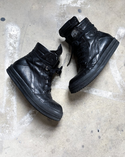 A/W11 TRIPLE BLACK SHORT TONGUE GEOBASKETS
