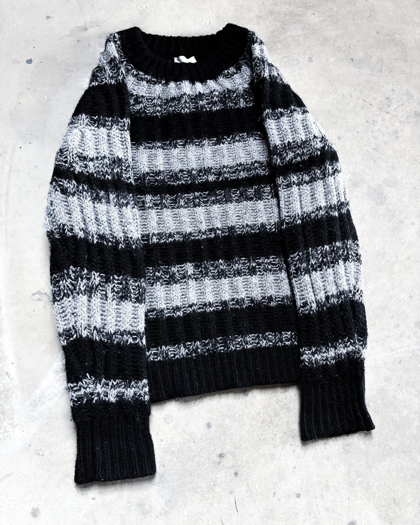 A/W06 “THESE GRAY DAYS” STRIPED WOOL KNIT