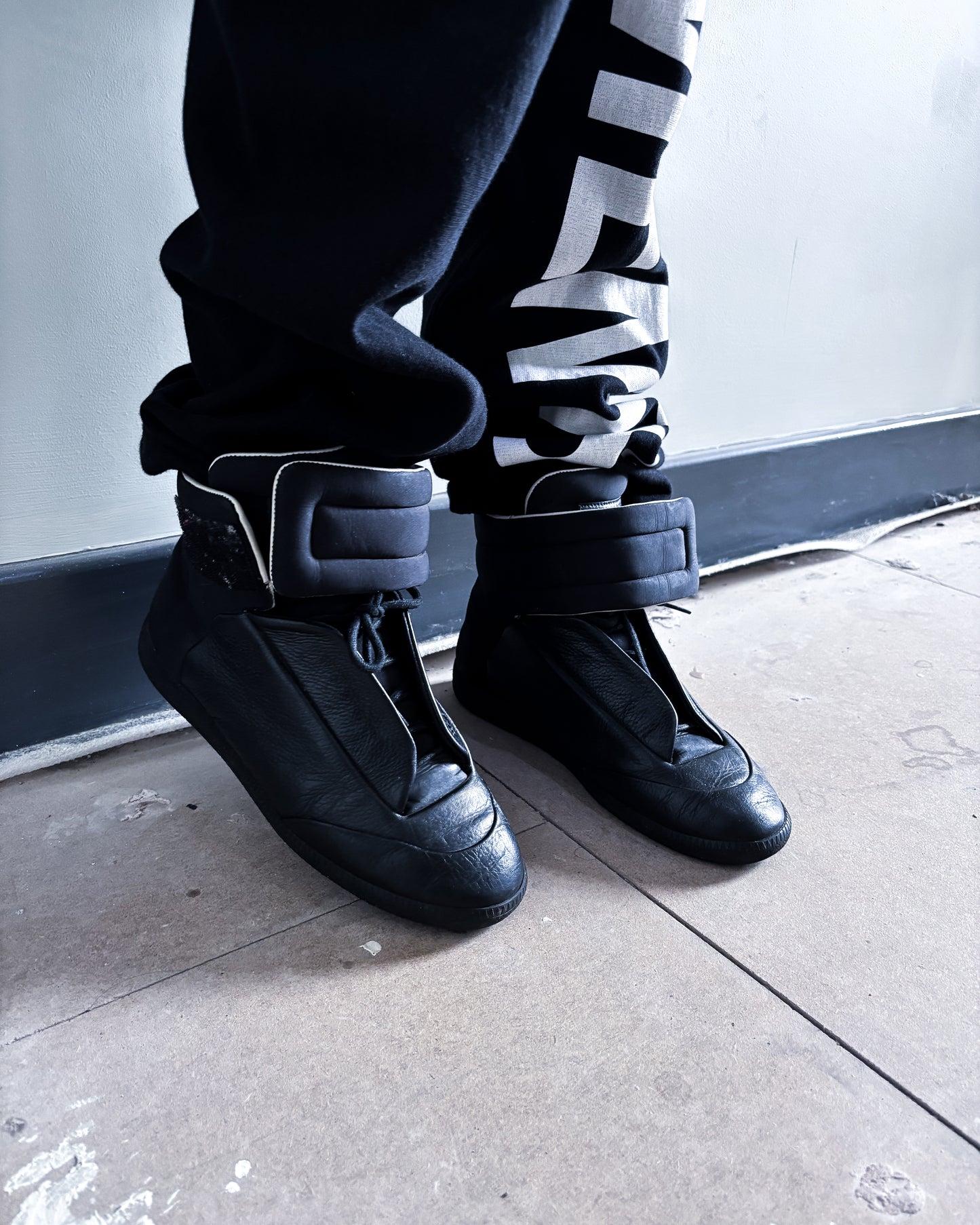 F/W16 TWO TONE BLACK FUTURES