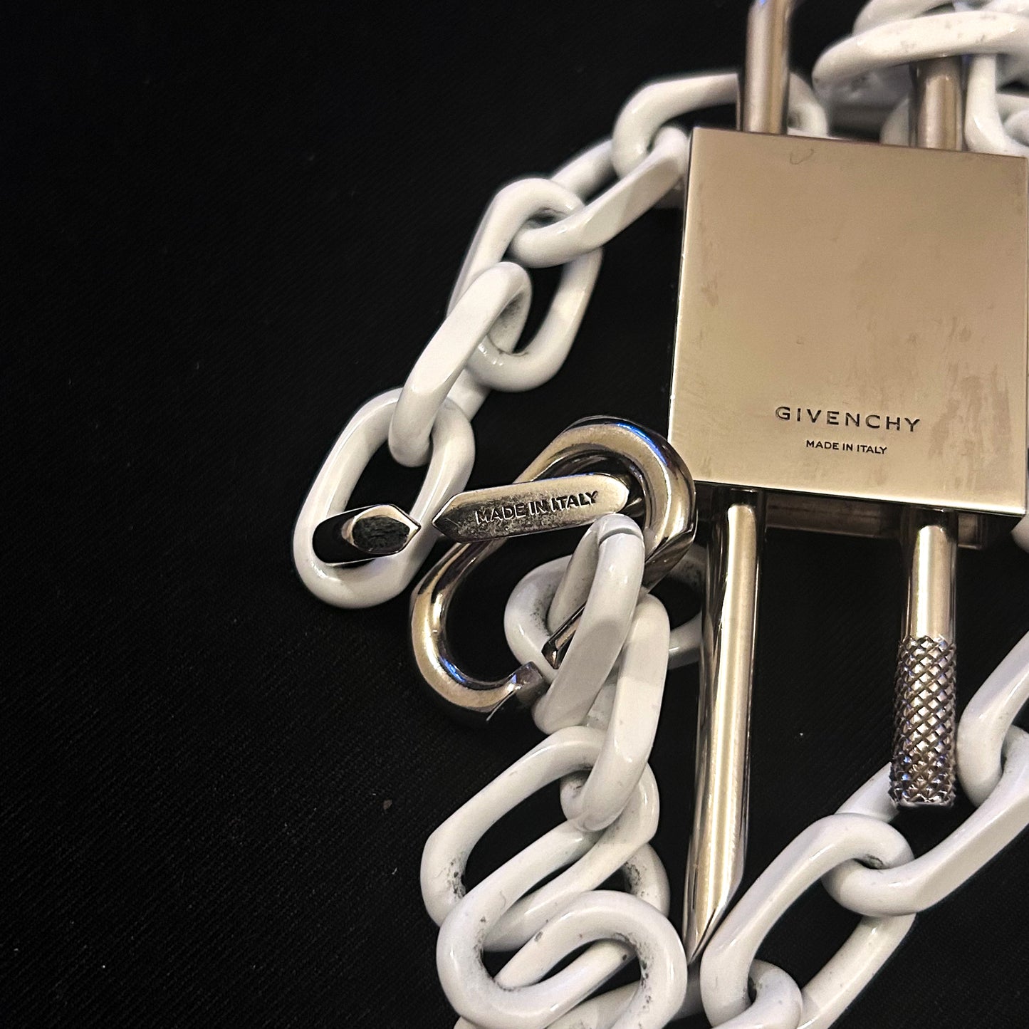 GIVENCHY CHITO LOCK CHAIN