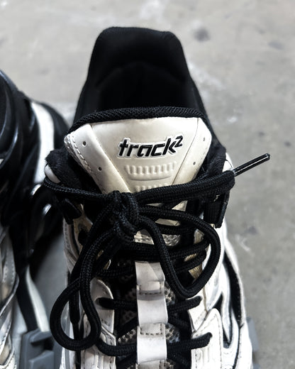 TRACK 2 BLACK WHITE