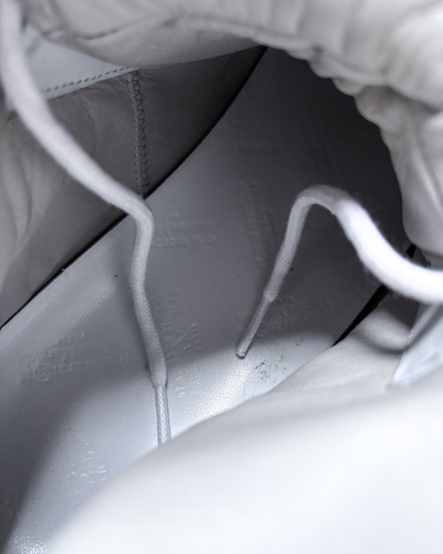 S/S26 WHITE LEATHER FUTURES