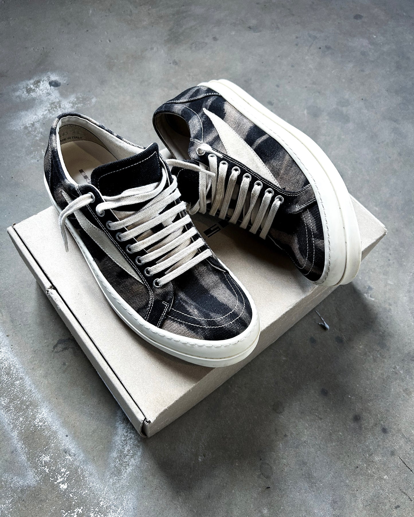 F/W24 ‘PORTERVILLE’ SUN BLEACHED VINTAGE SNEAKERS