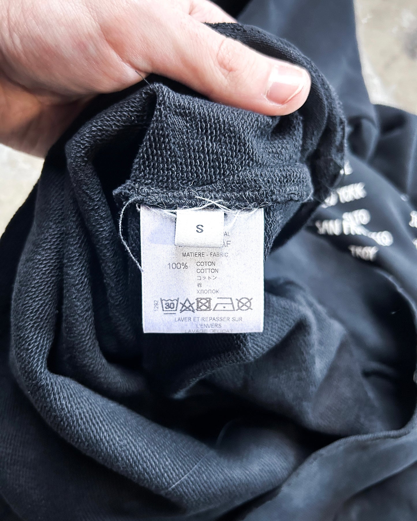 F/W18 DISTRESSED WORLD TOUR HOODIE