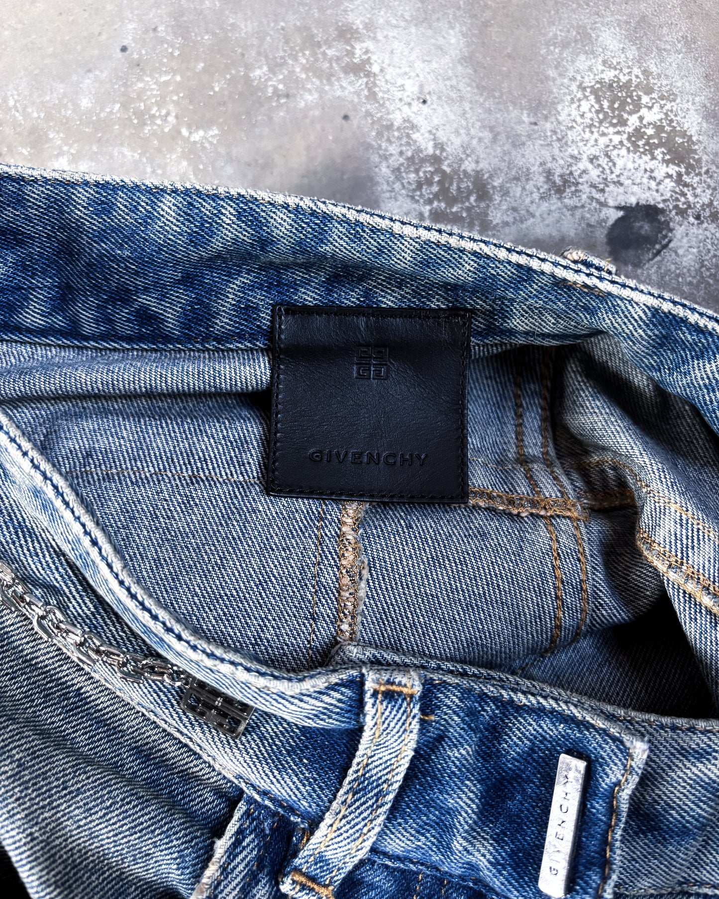 S/S24 FLARED 4G CHAIN DENIM