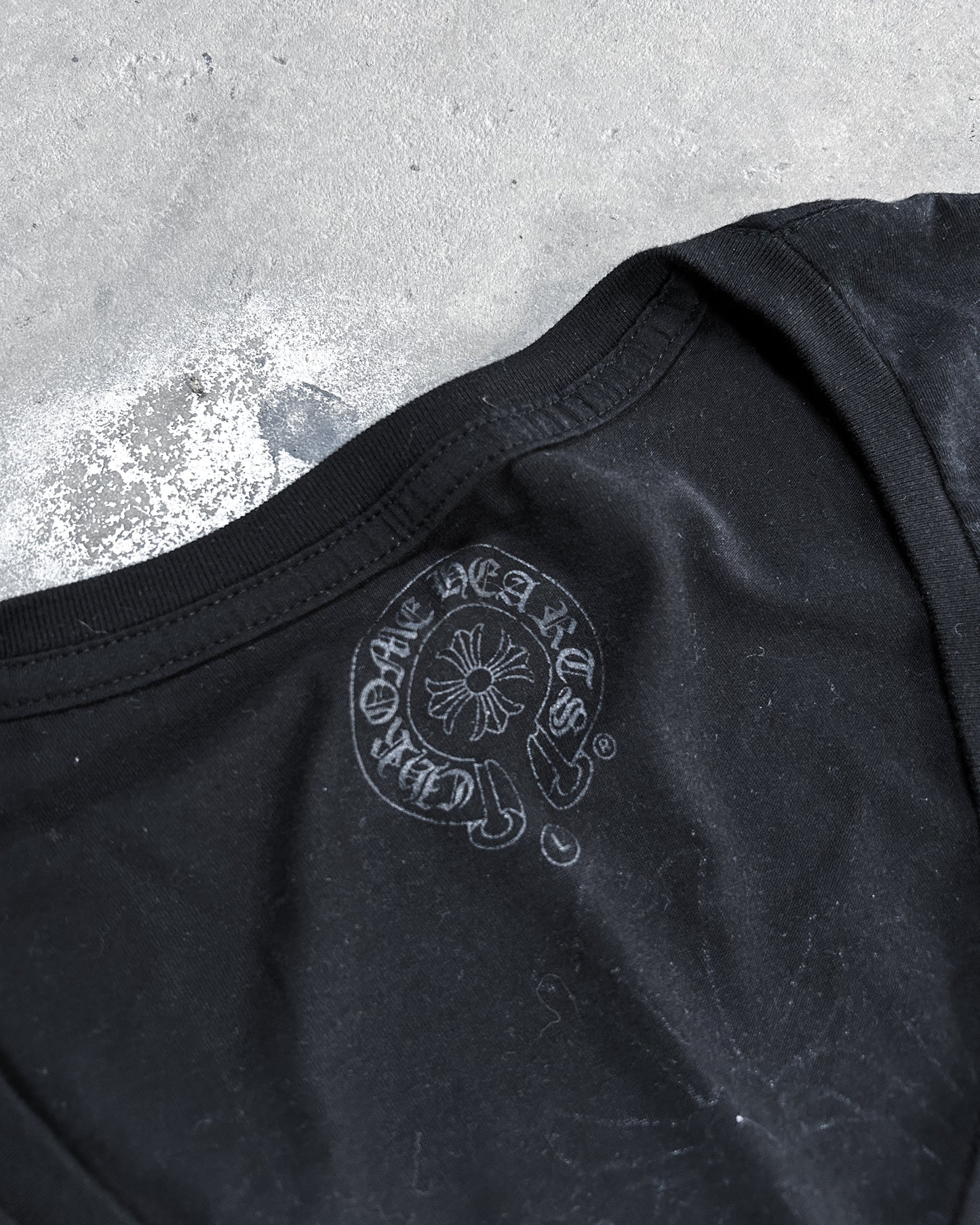 CEMETERY V NECK T