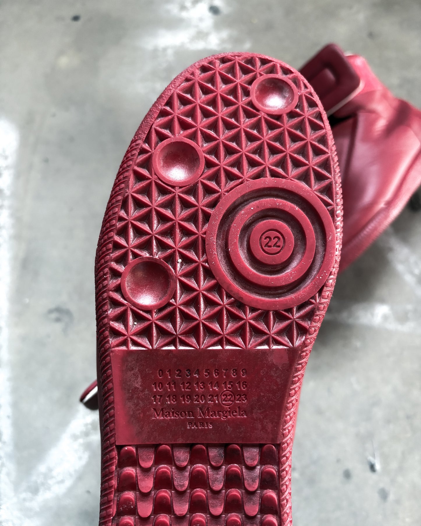 S/S16 RED HIGH TOP FUTURES