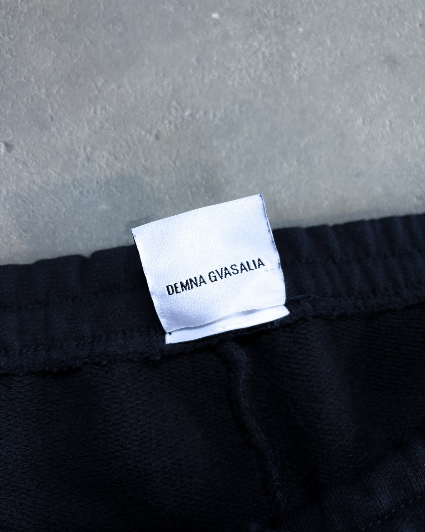 S/S18 NAVY STRIPE LOGO SWEATPANTS