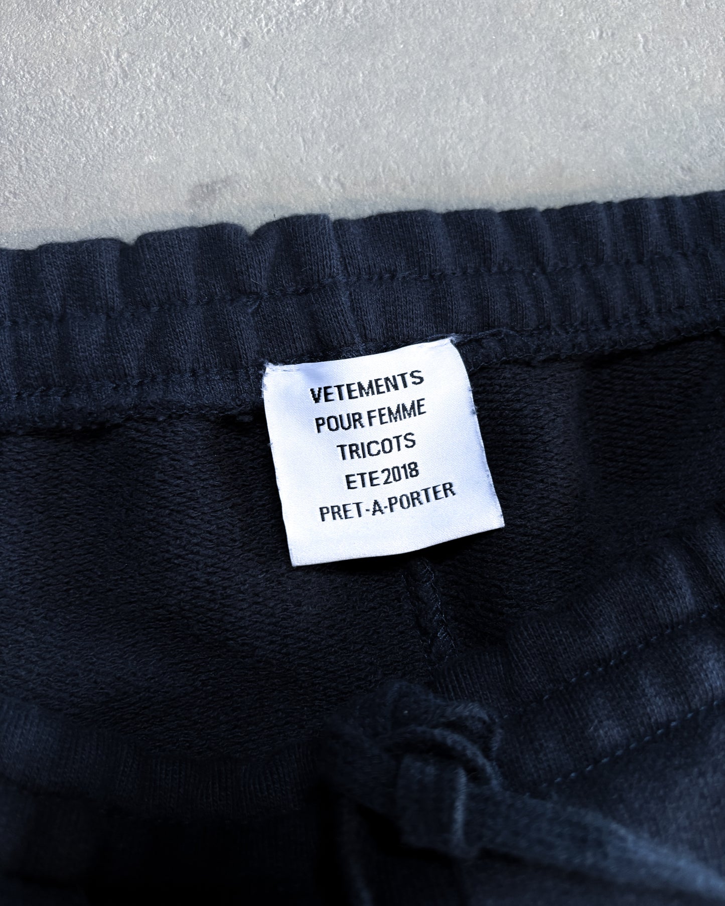 S/S18 NAVY STRIPE LOGO SWEATPANTS