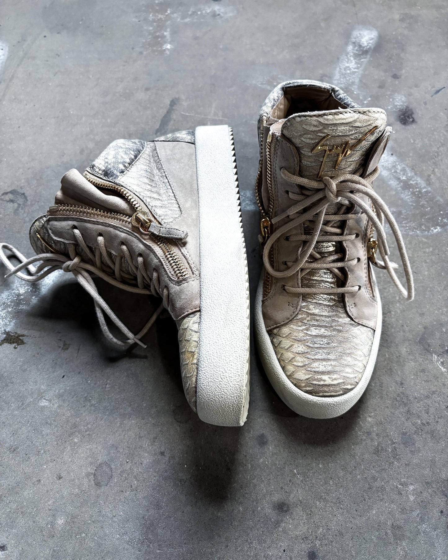 BEIGE PYTHON KRISS HIGH TOPS