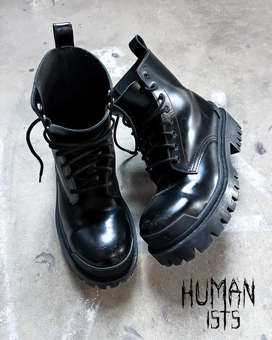 BLACK LEATHER STRIKE BOOTS