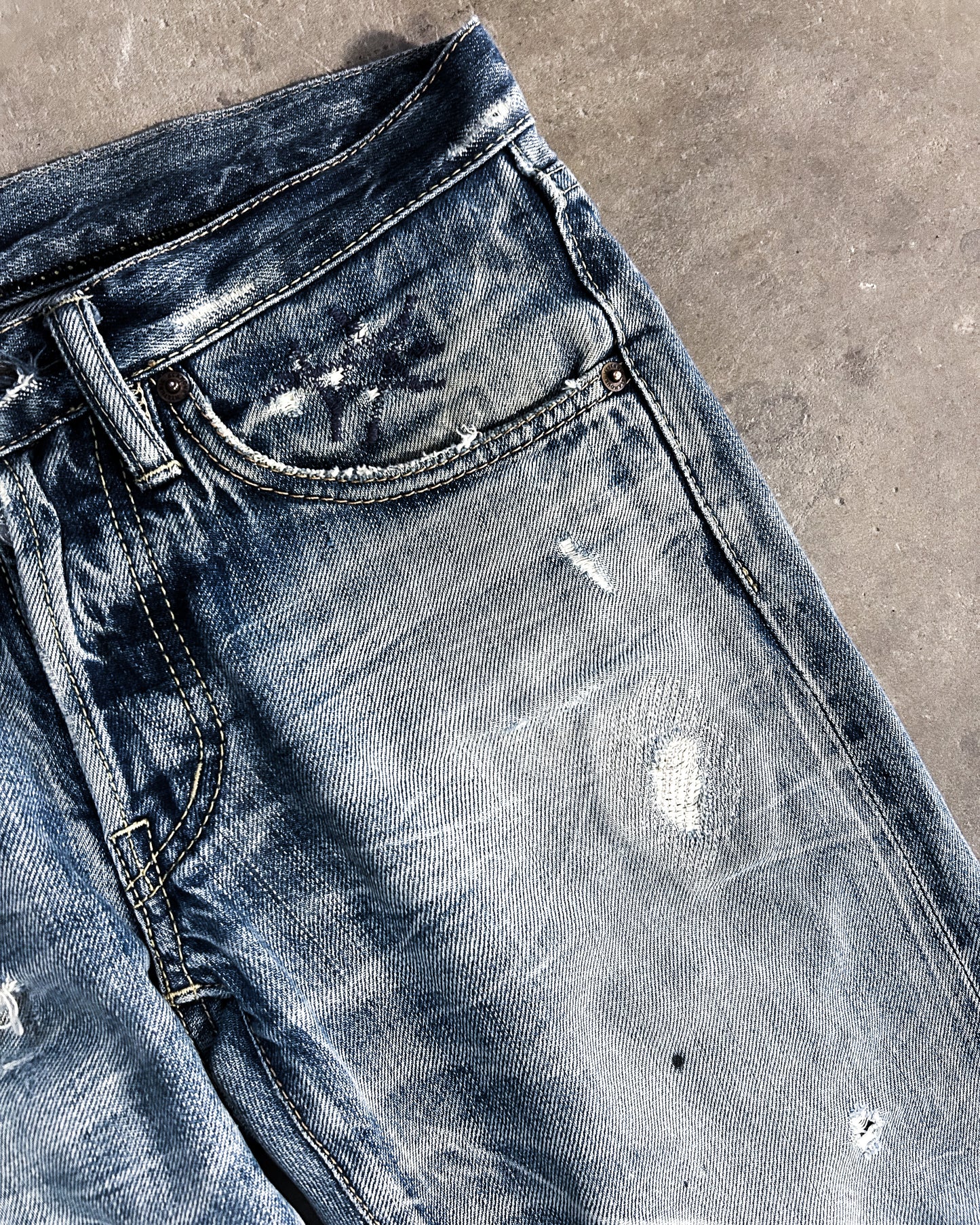 THRASHED STUDDED DENIM