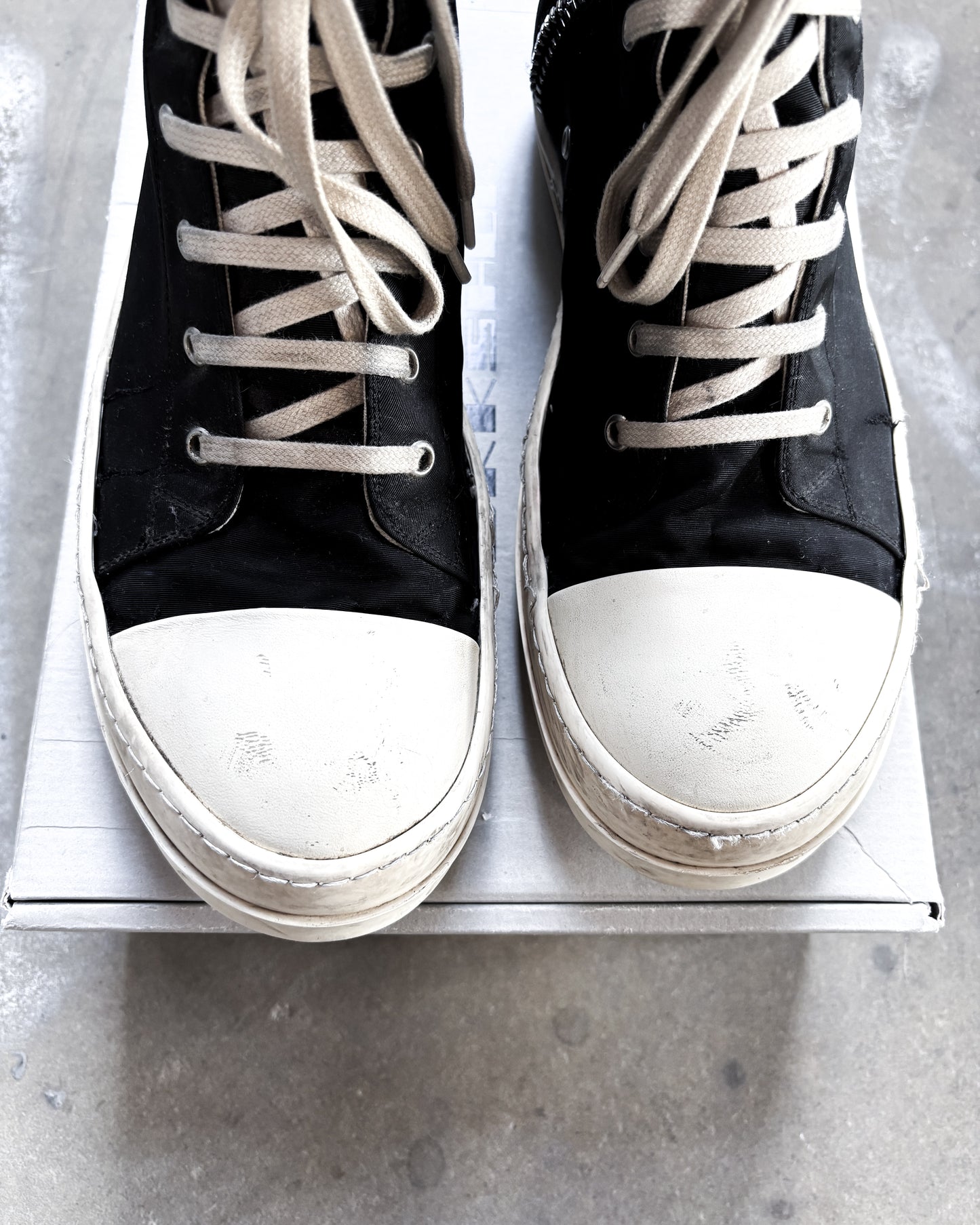 HIGH TOP PENTAGRAM RAMONES