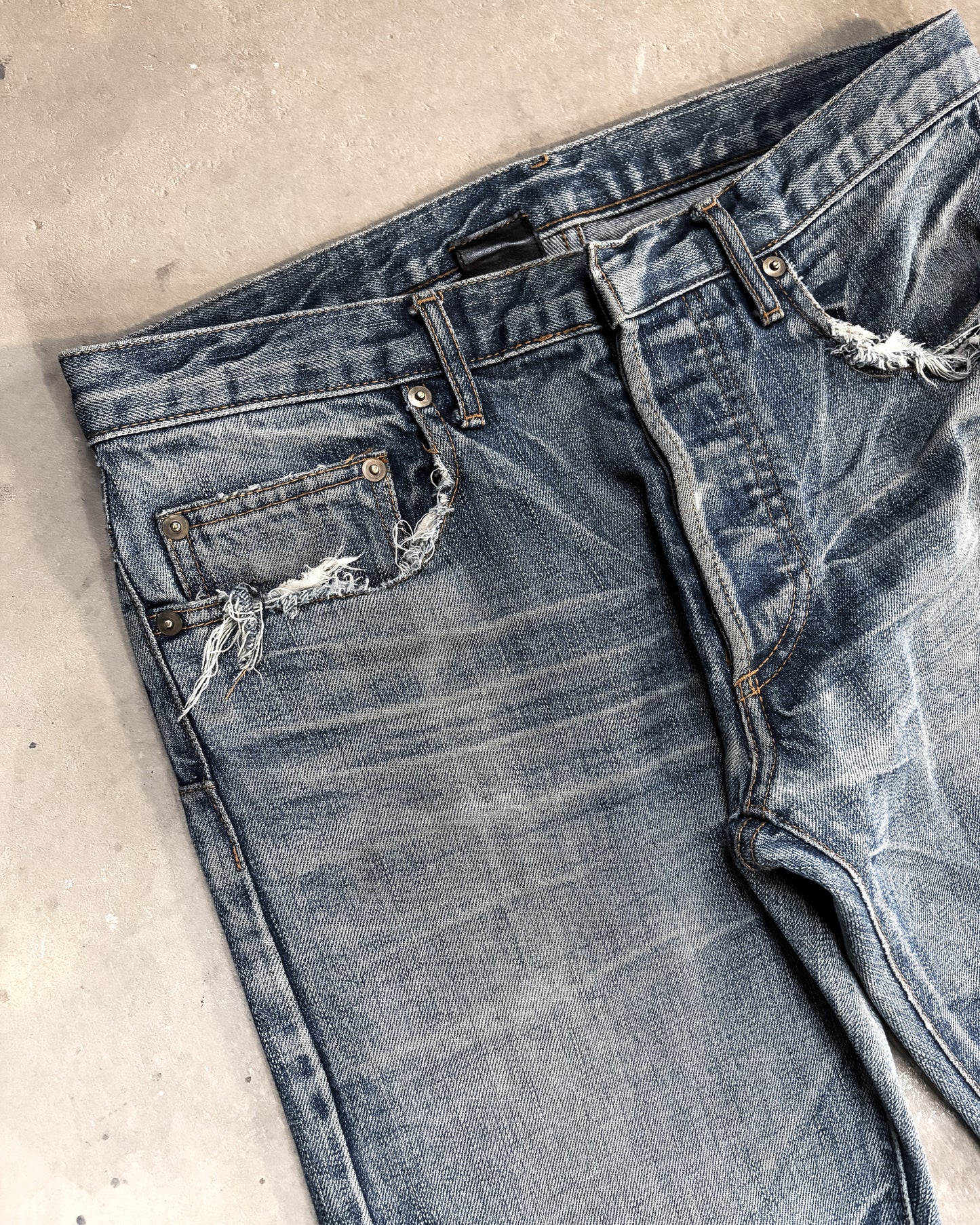 S/S03 BLUE CLAWMARKS BY HEDI SLIMANE