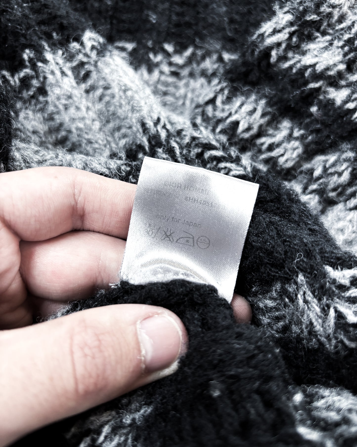 A/W06 “THESE GRAY DAYS” STRIPED WOOL KNIT