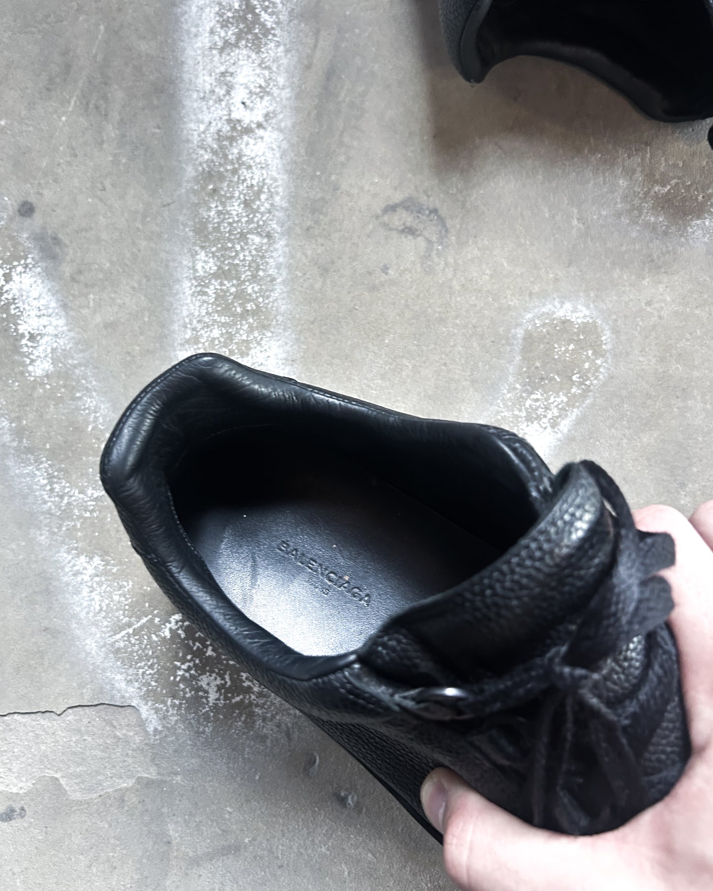 BLACK ARENA LOW