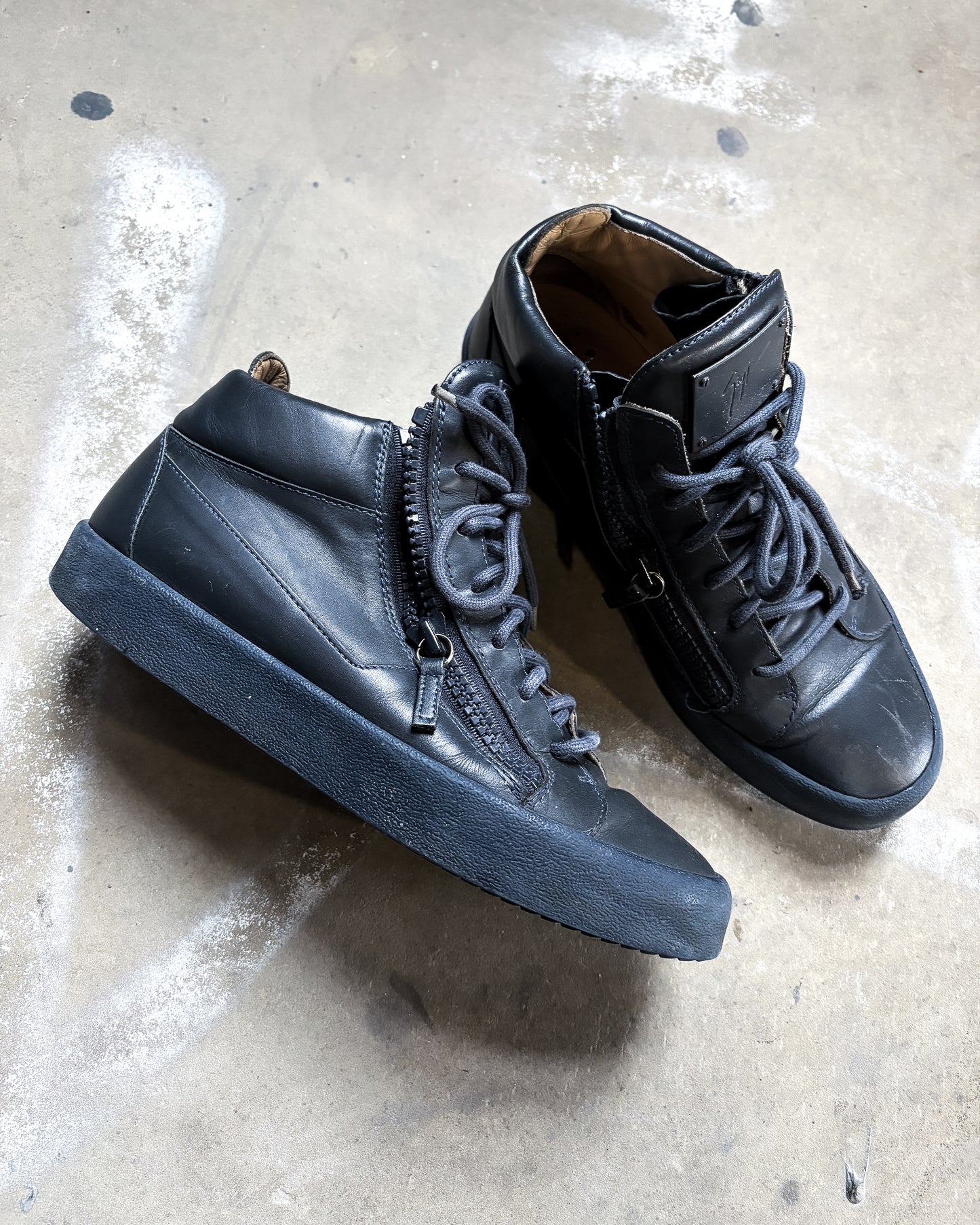 BLACK KRISS HIGH TOP SNEAKERS