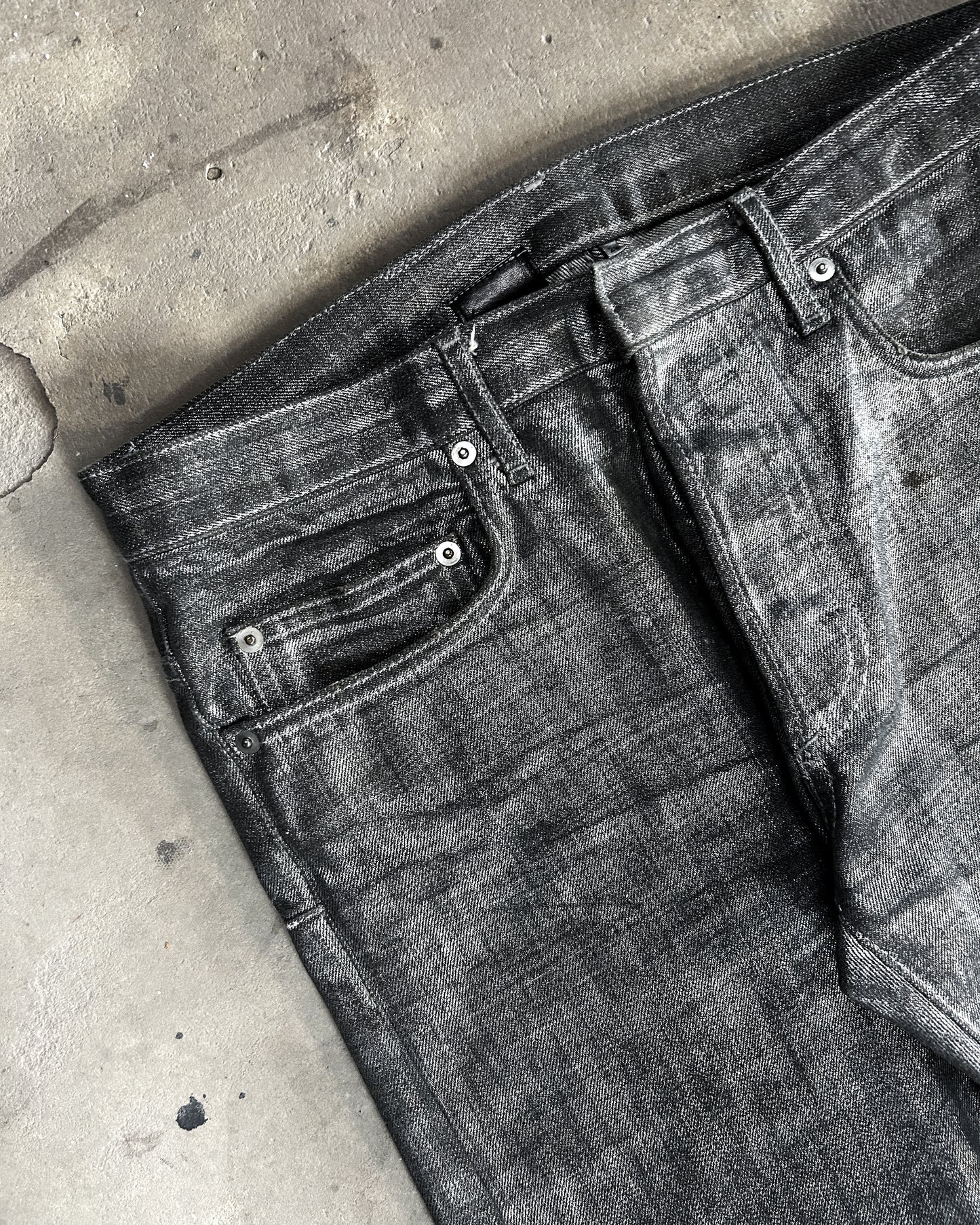 A/W06 “THESE GRAY DAYS” RADIOACTIVE DENIM