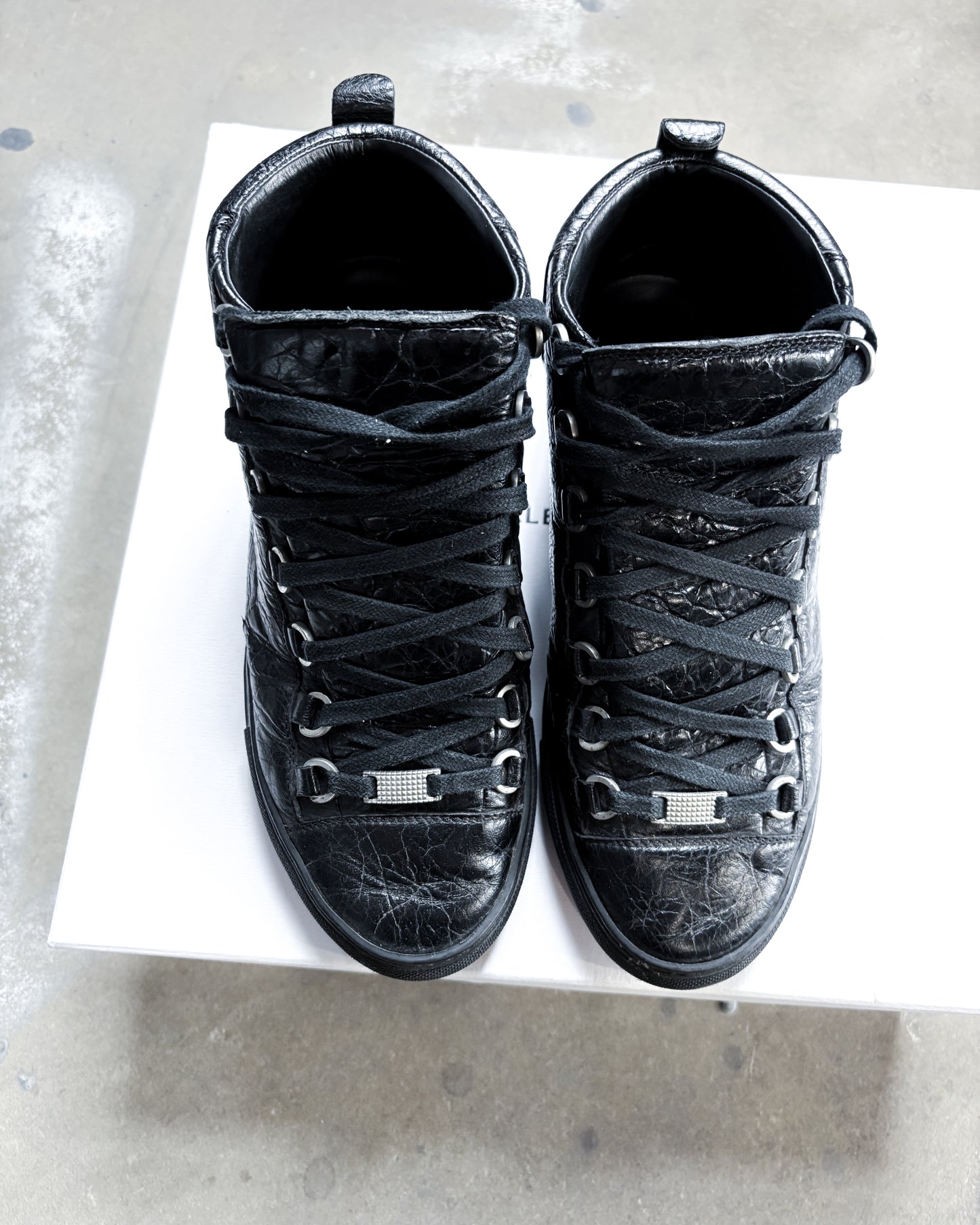 BLACK CALFSKIN ARENA HIGH