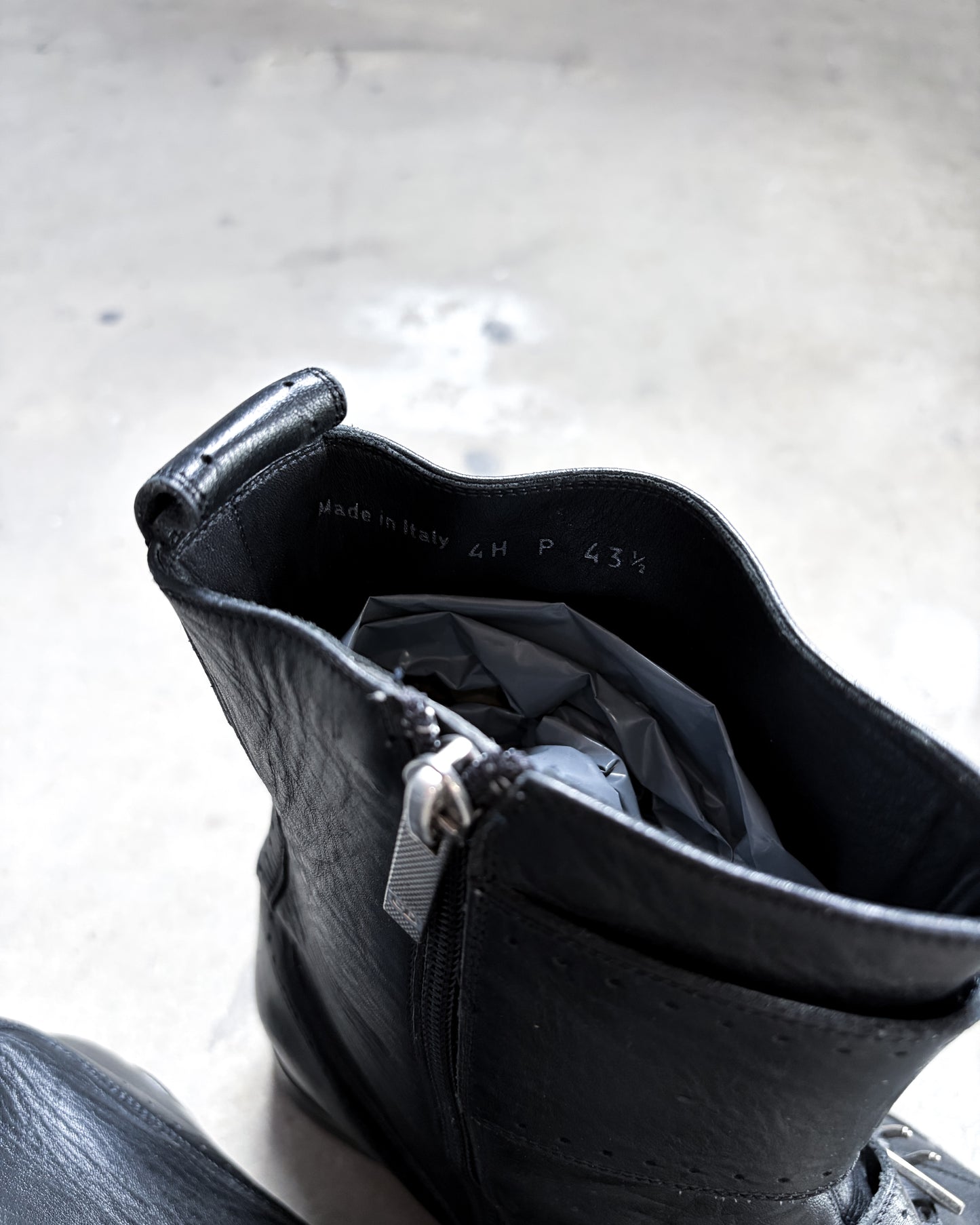 A/W04 “VOTC” HARNESS BUCKLE BOOTS