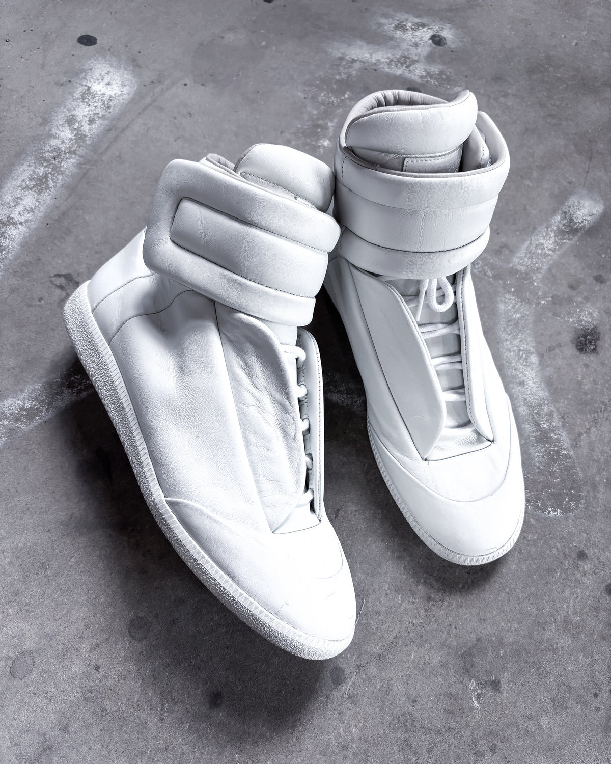 S/S26 WHITE LEATHER FUTURES