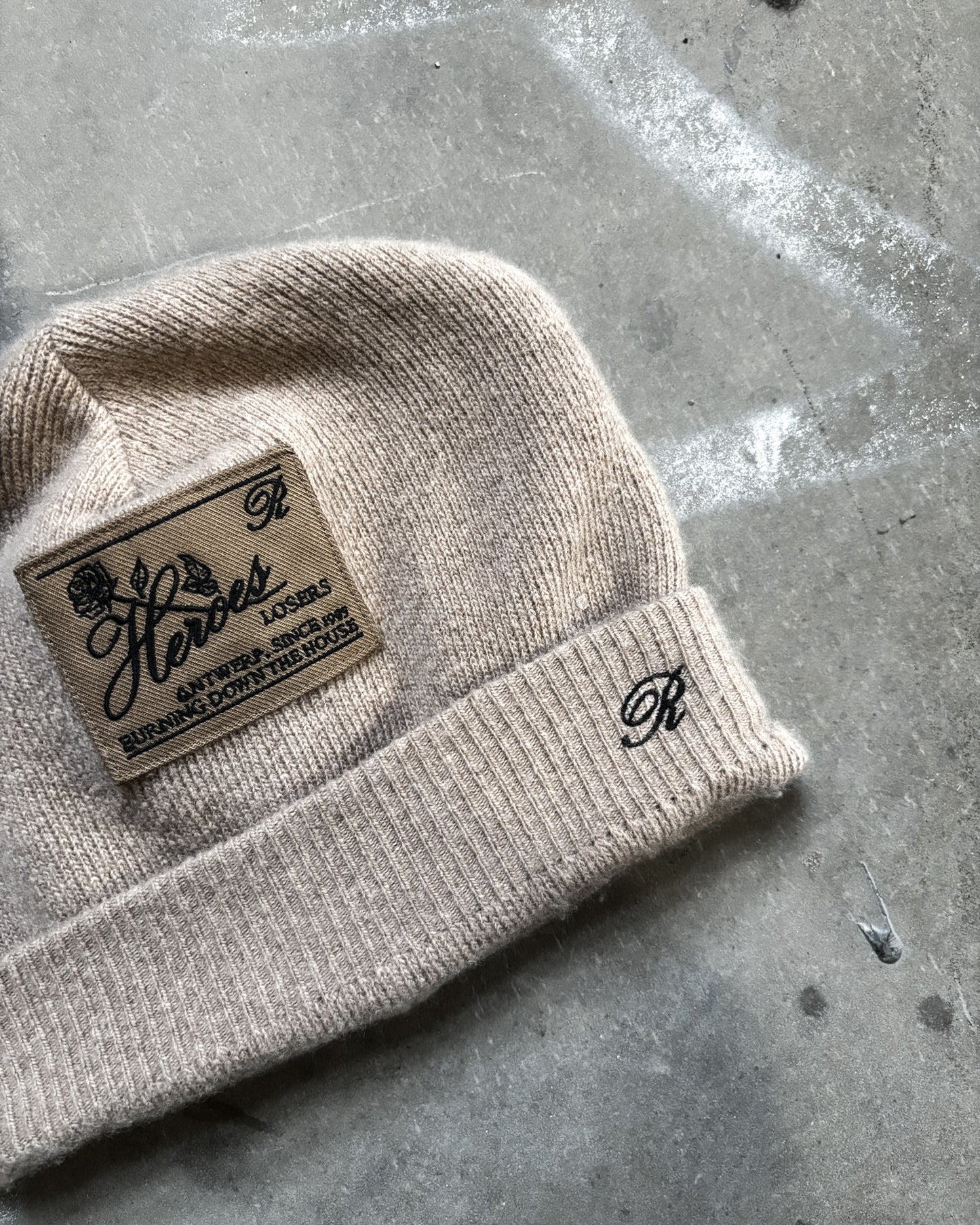A/W21 HEROES LOSERS BEANIE