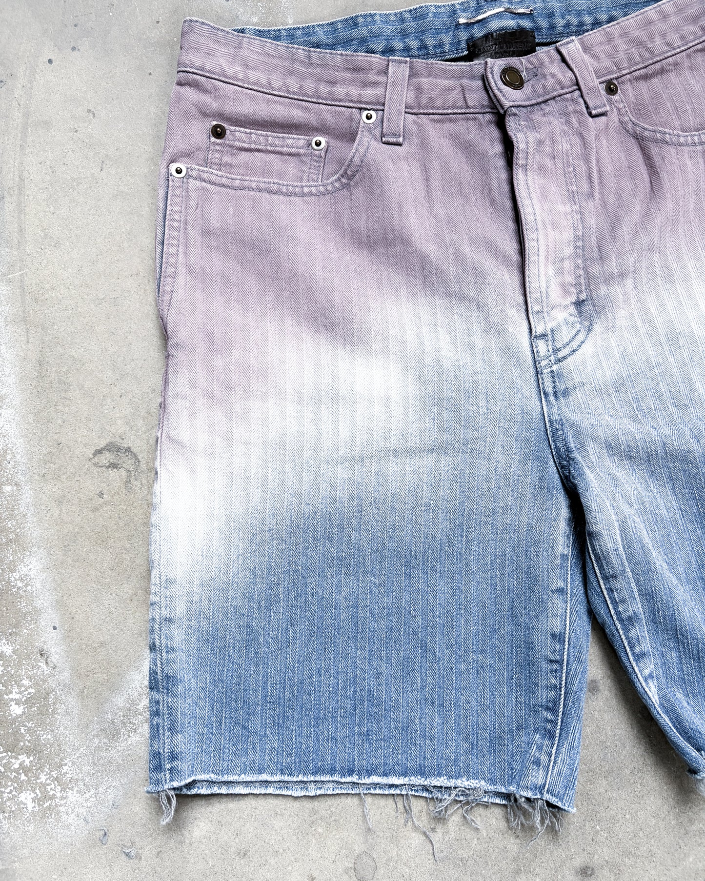S/S20 GRADIENT RAW EGDE DENIM SHORTS