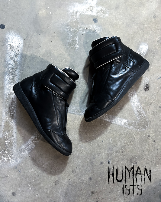 A/W15 ALL BLACK FUTURES
