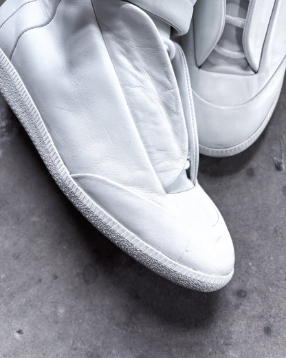 S/S26 WHITE LEATHER FUTURES