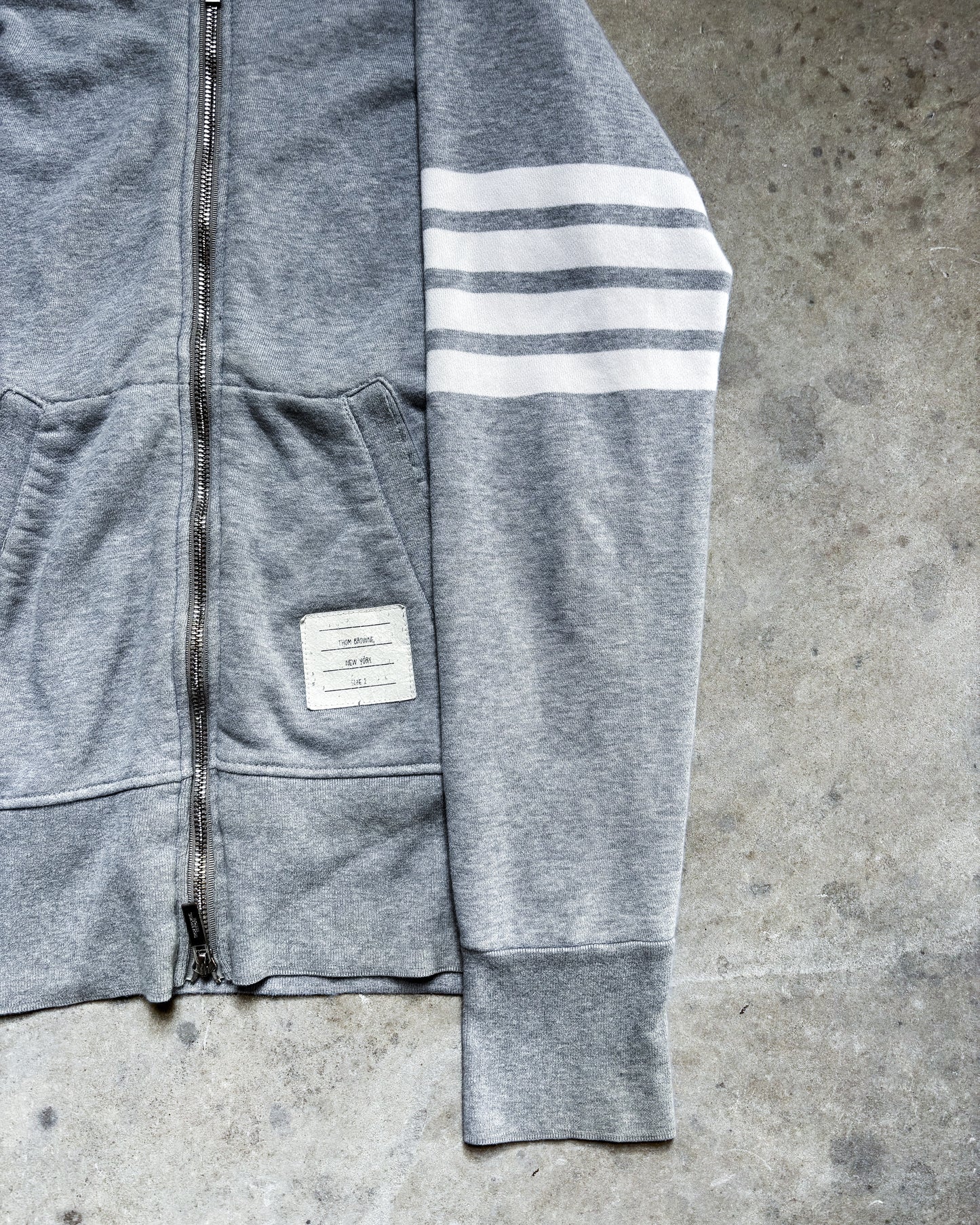 GREY 4-BAR ZIP UP
