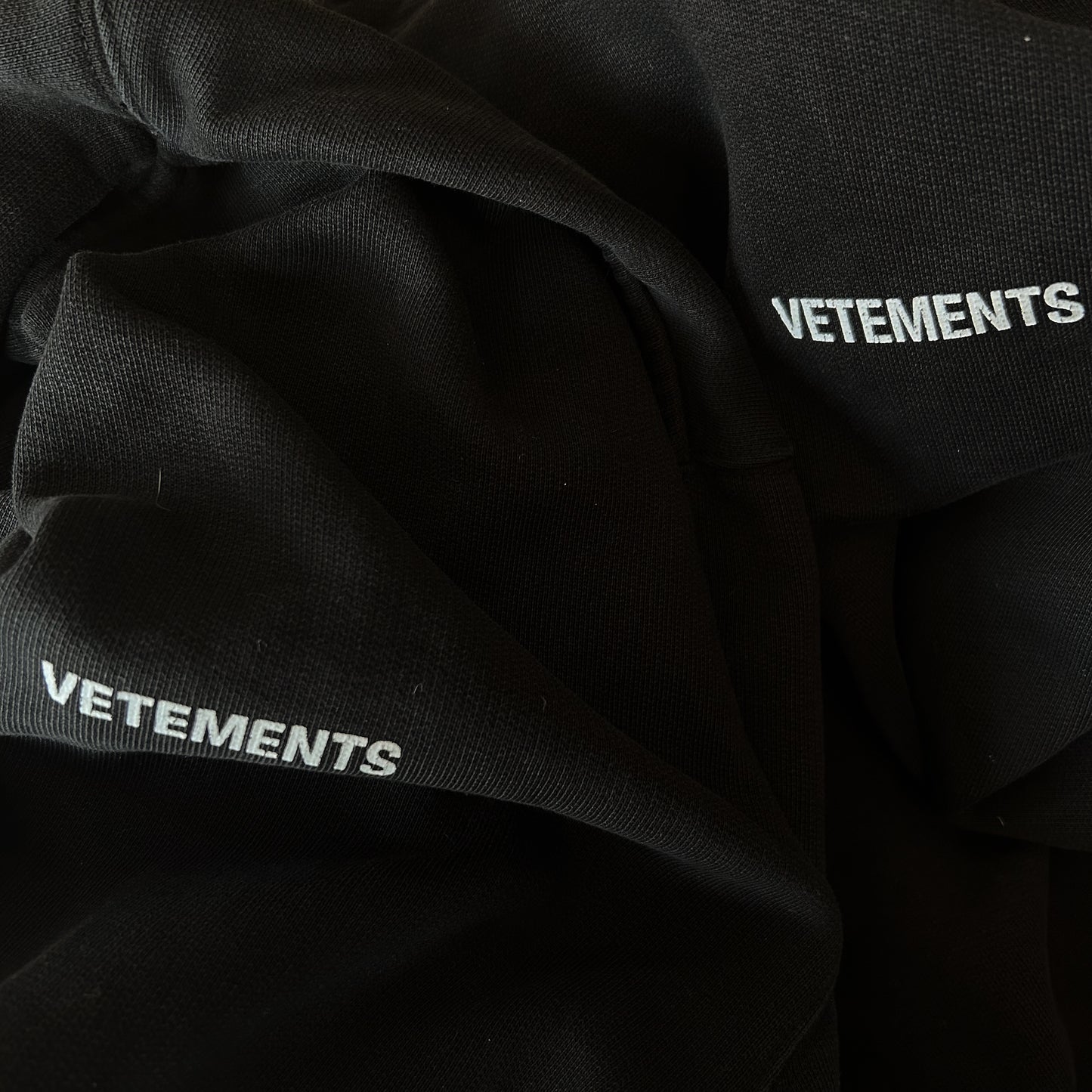 VETEMENTS AW21 DOUBLE LOGO HOODIE