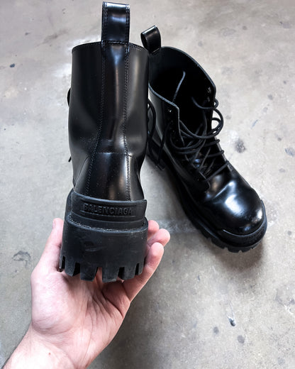 BLACK LEATHER STRIKE BOOTS