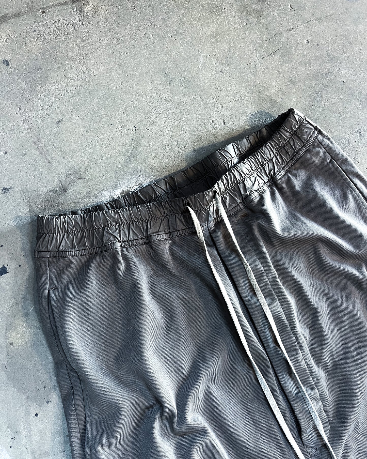 DUST POD SHORTS