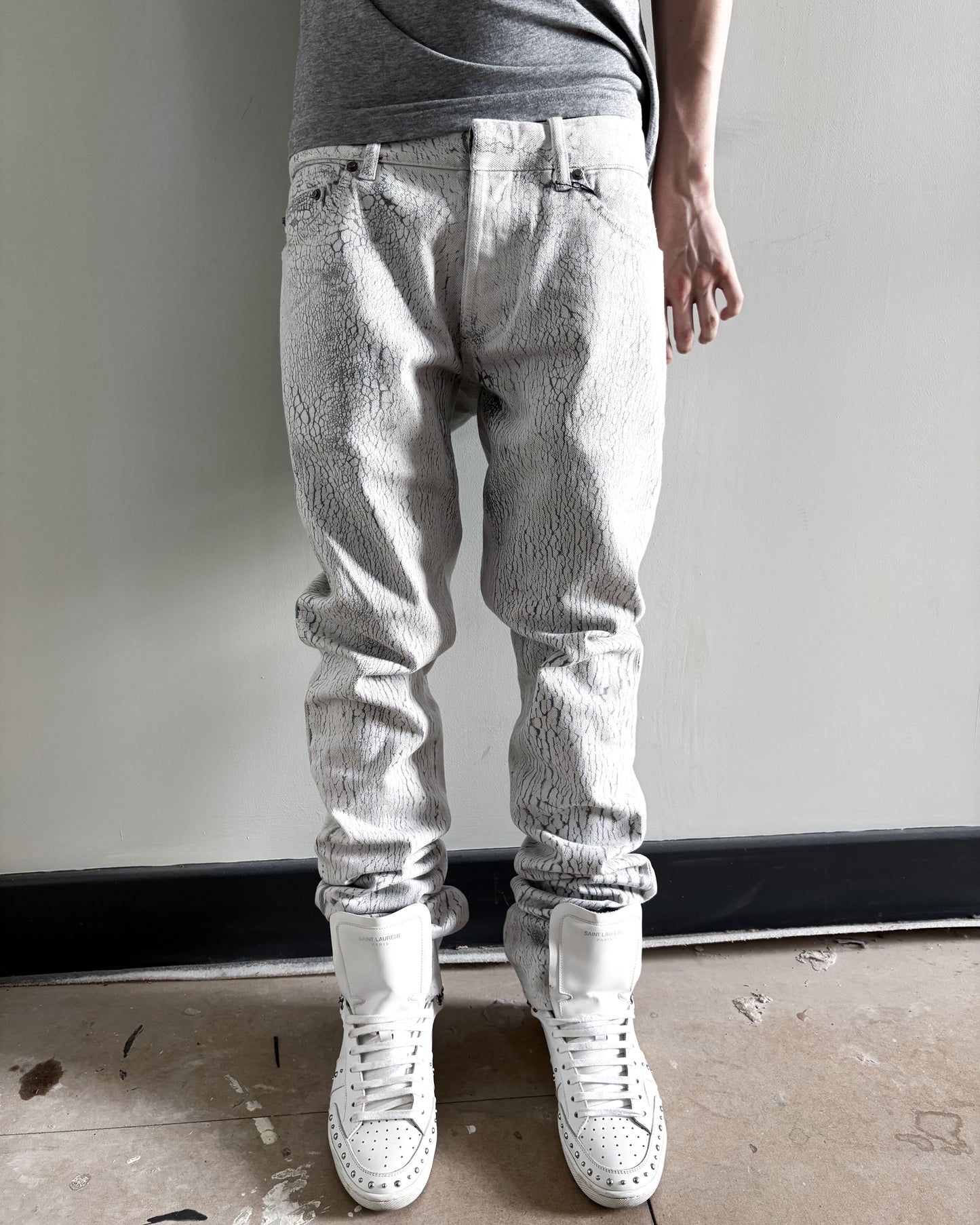 A/W14 WHITE CRACKED PAINT DENIM