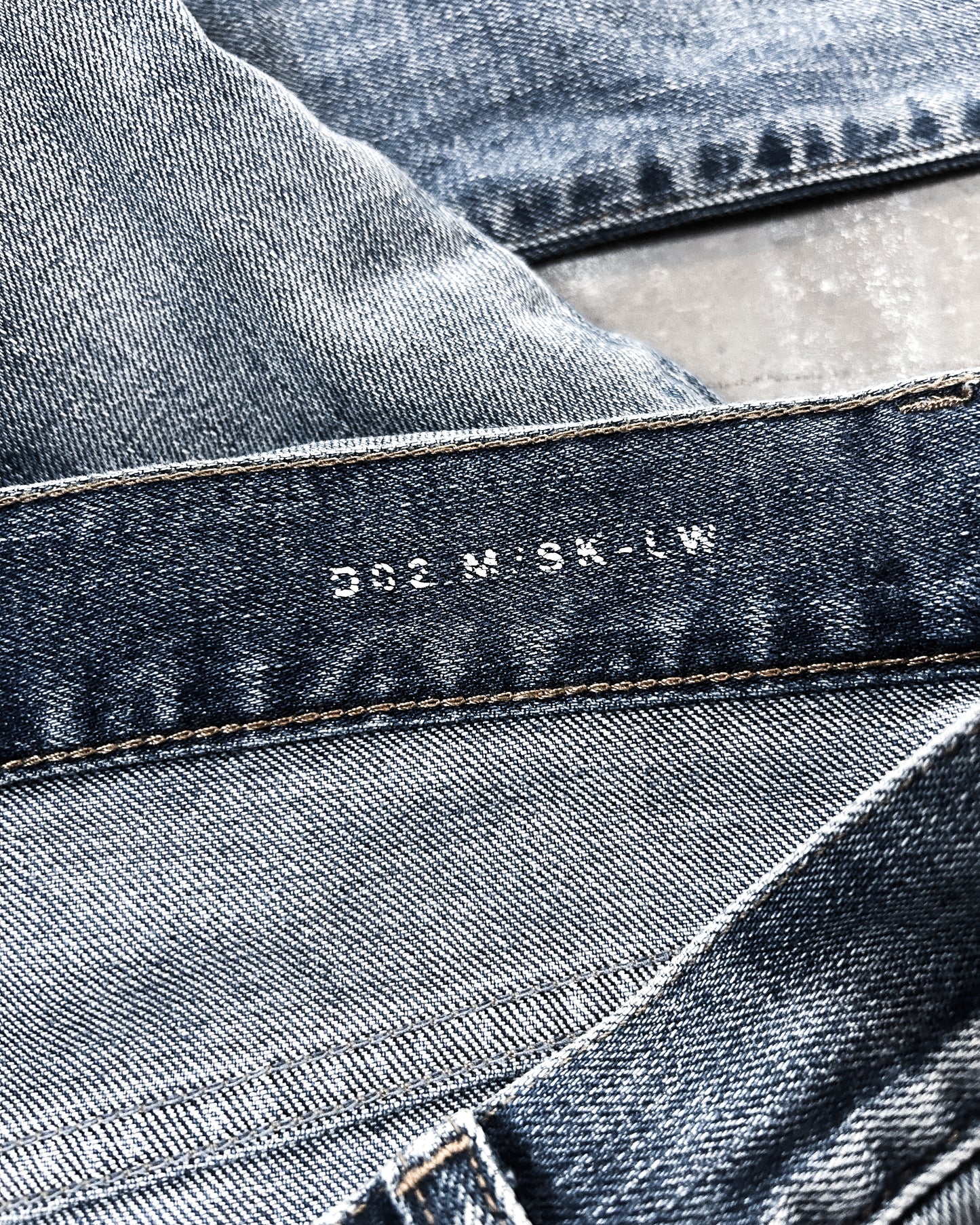 AW14 DISTRESSED CLAWMARK DO2 DENIM