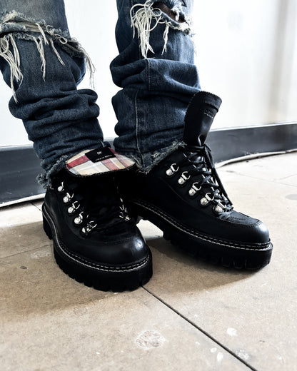 A/W22 BLACK CANADIAN HIKING BOOTS