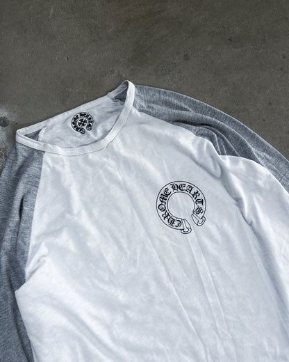 RAGLAN HORSESHOE LONGSLEEVE