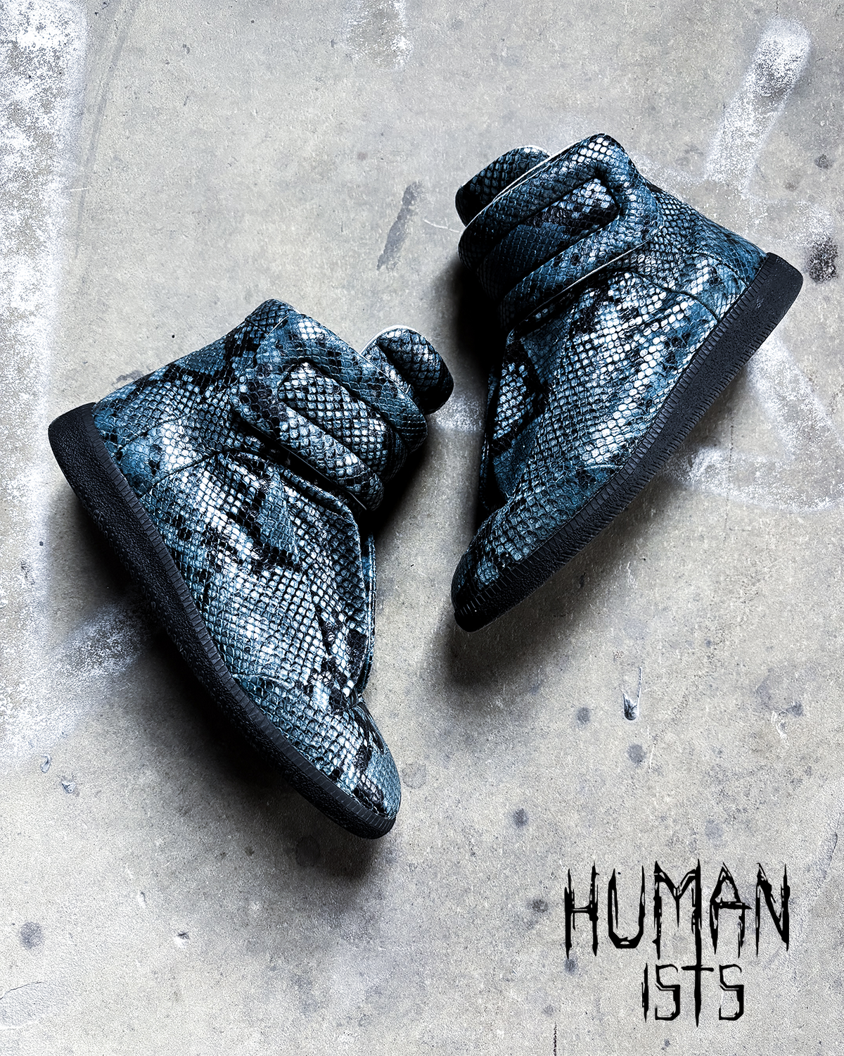S/S17 BLUE PYTHON FUTURES