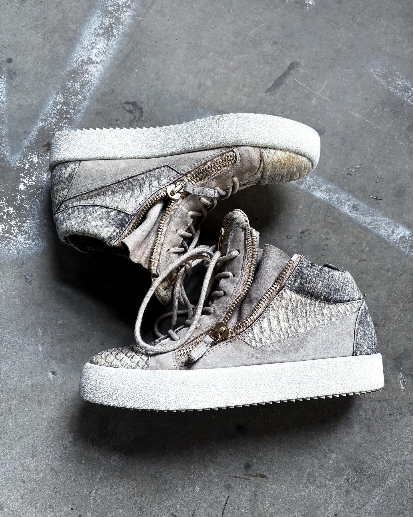 BEIGE PYTHON KRISS HIGH TOPS