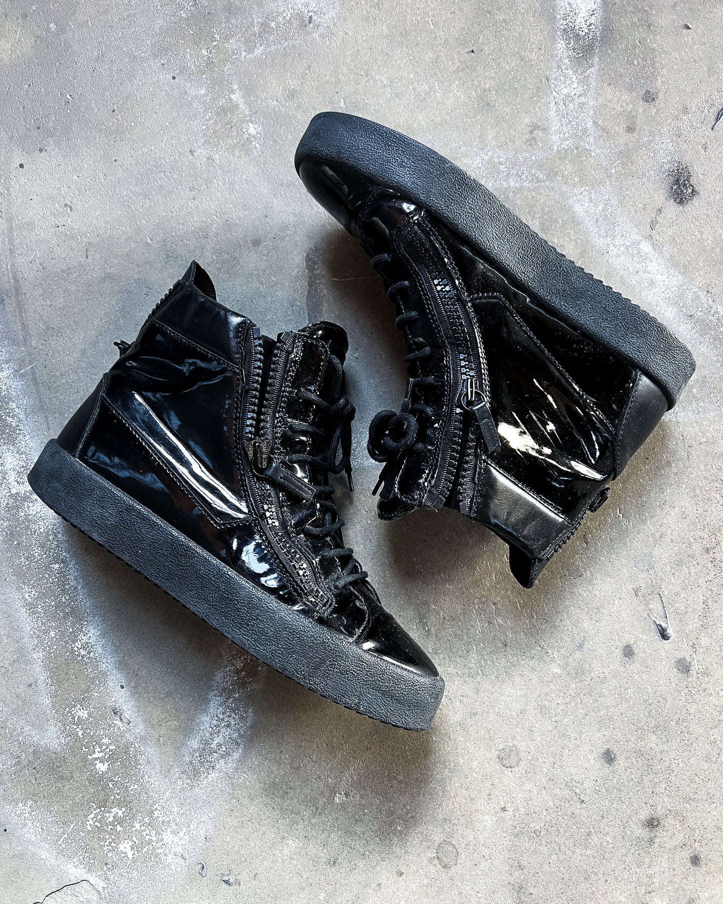 PATENT LEATHER ‘KRISS’ HIGH TOPS