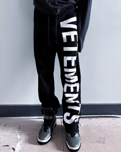 F/W19 VETEMENTS SPELL-OUT SWEATPANTS