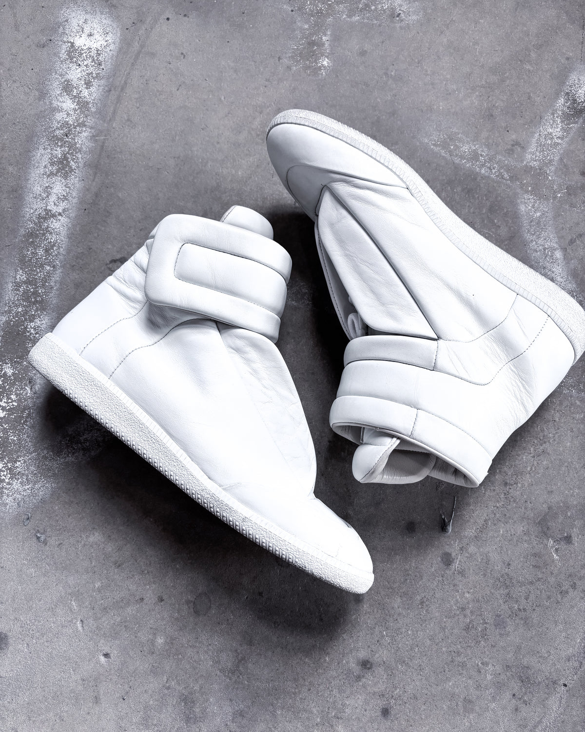 S/S26 WHITE LEATHER FUTURES