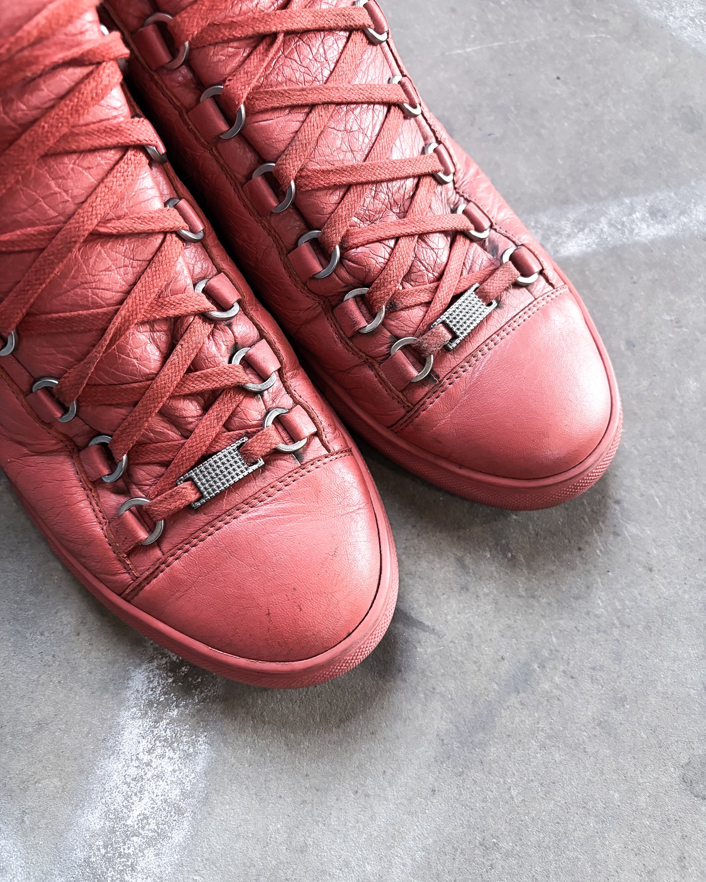 RED LEATHER ARENA HIGH