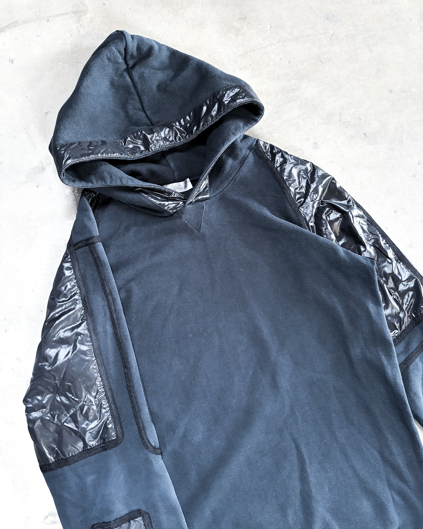 A/W07 “NAVIGATE” NYLON RAGLAN HOODIE