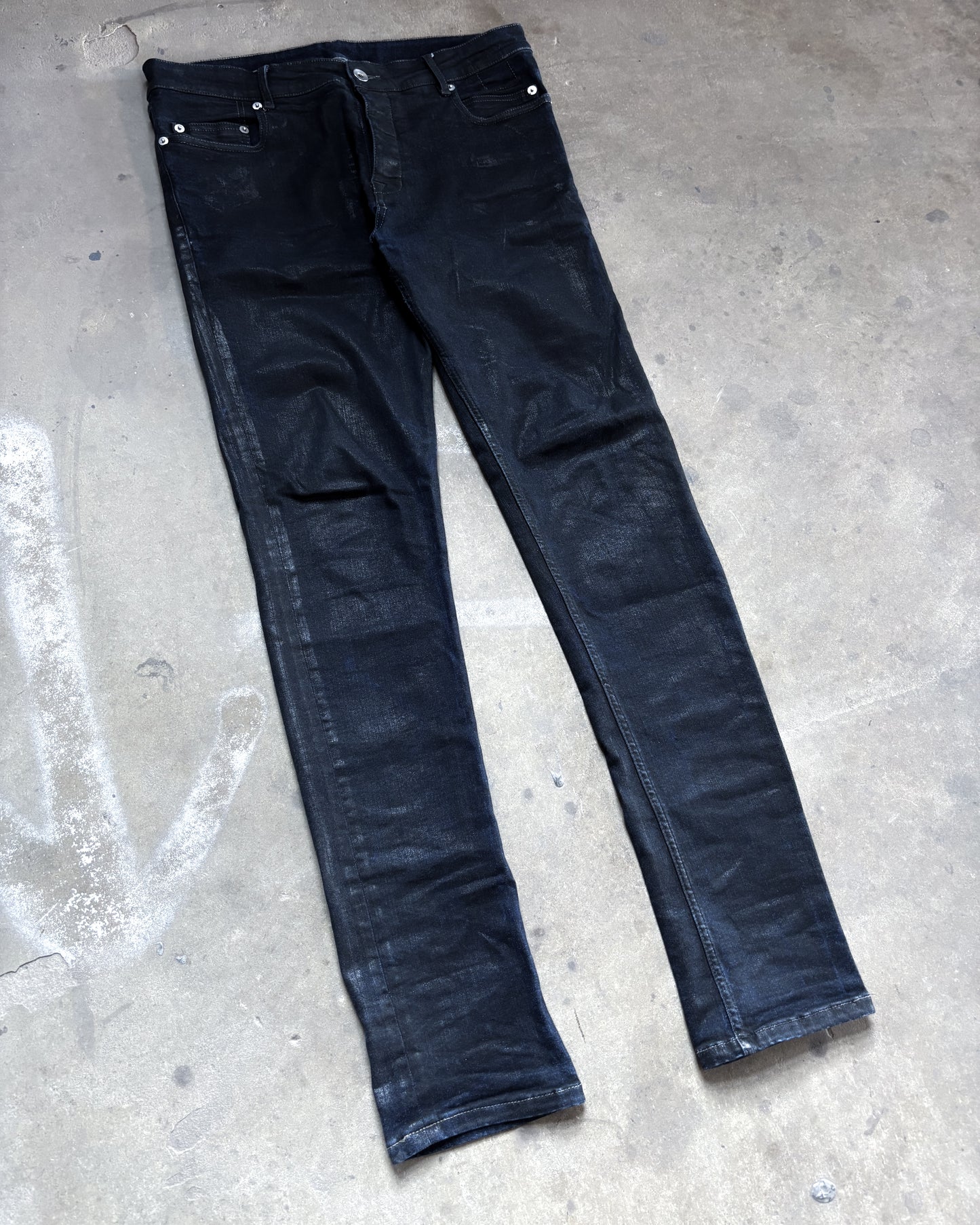 F/W19 BLACK WAX TYRONE CUT DENIM
