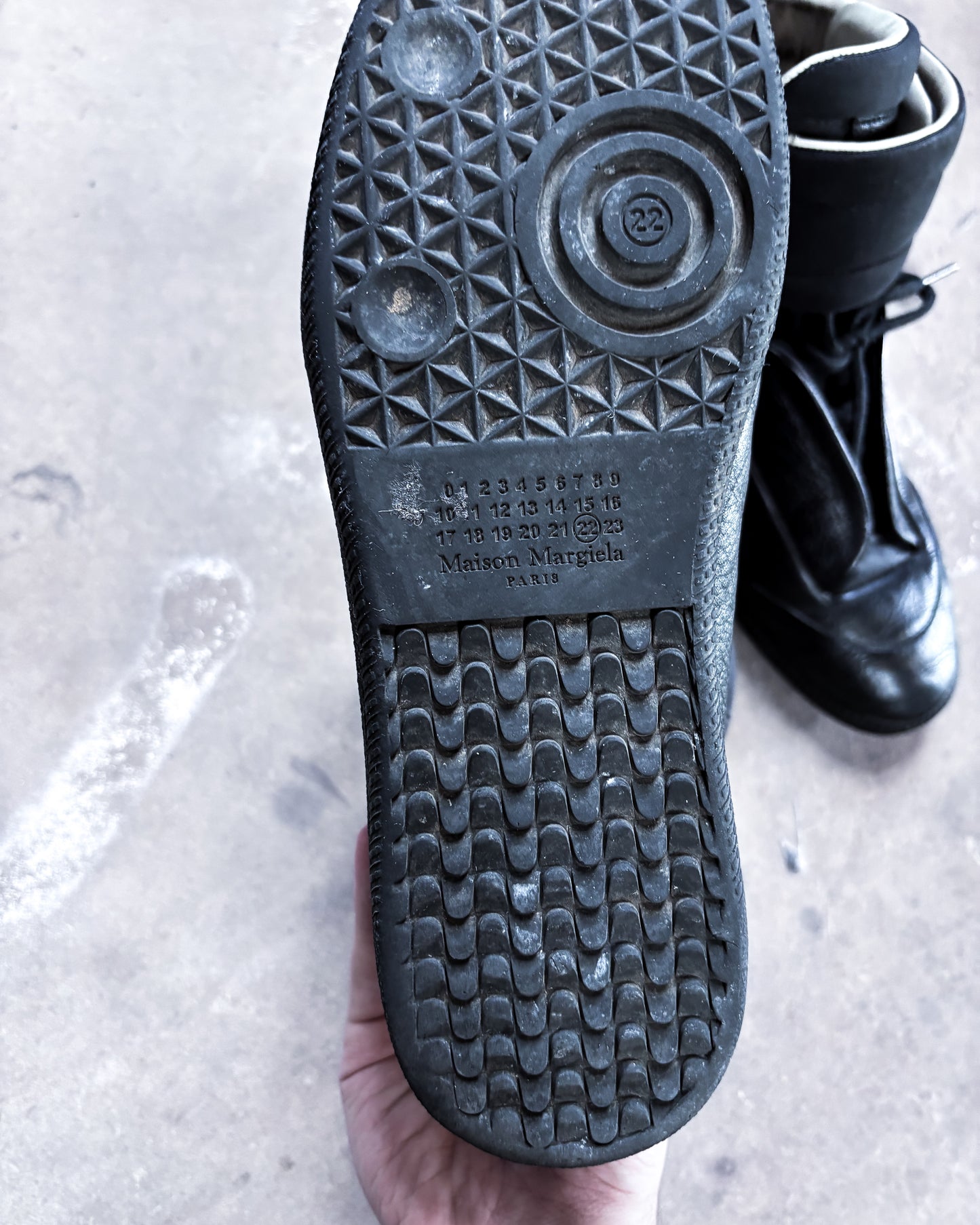 F/W16 TWO TONE BLACK FUTURES