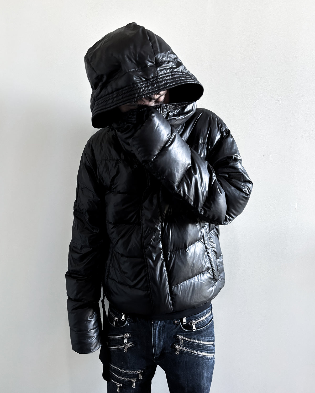 NYLON METAL BADGE PUFFER