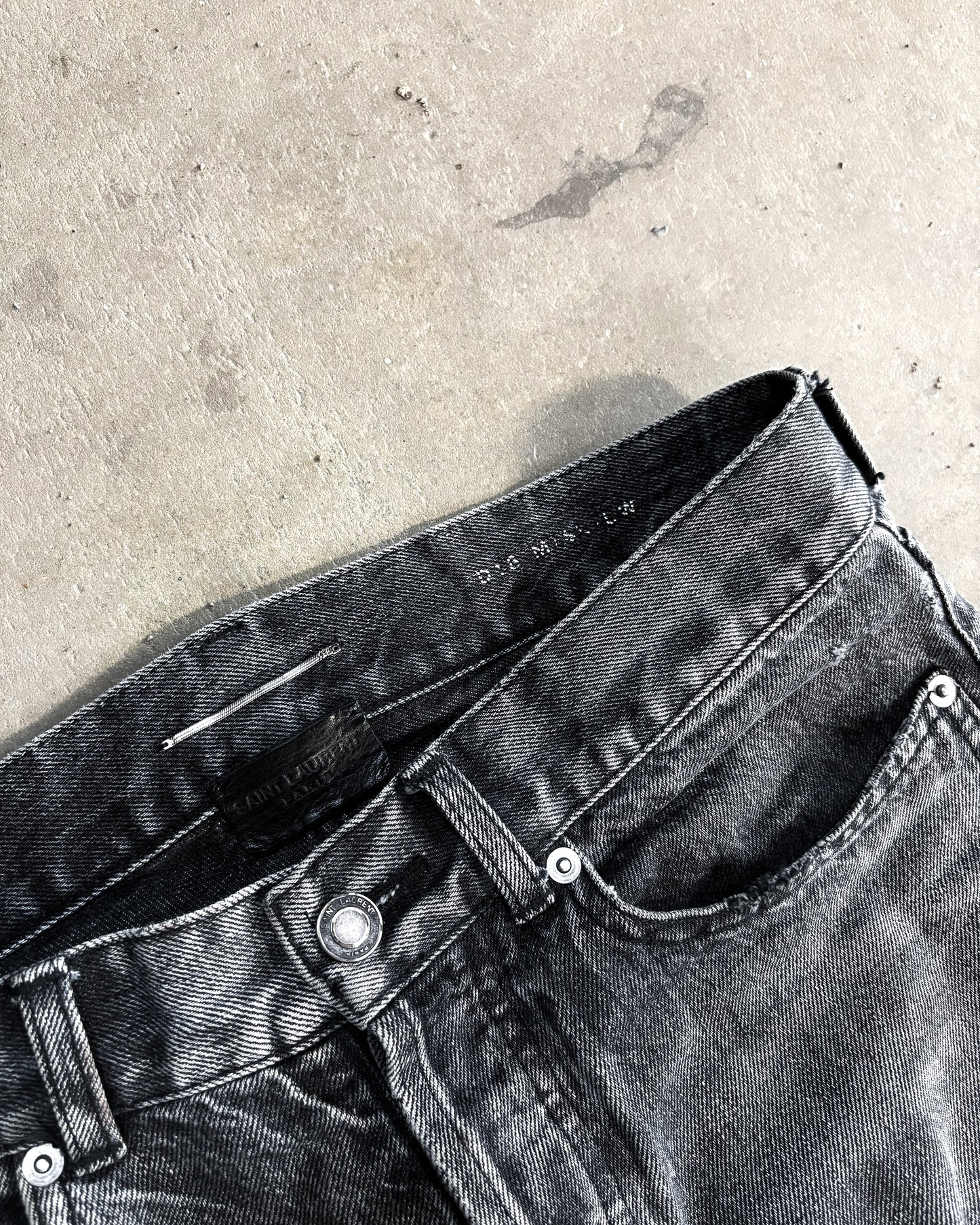 FADED GREY D16 DENIM