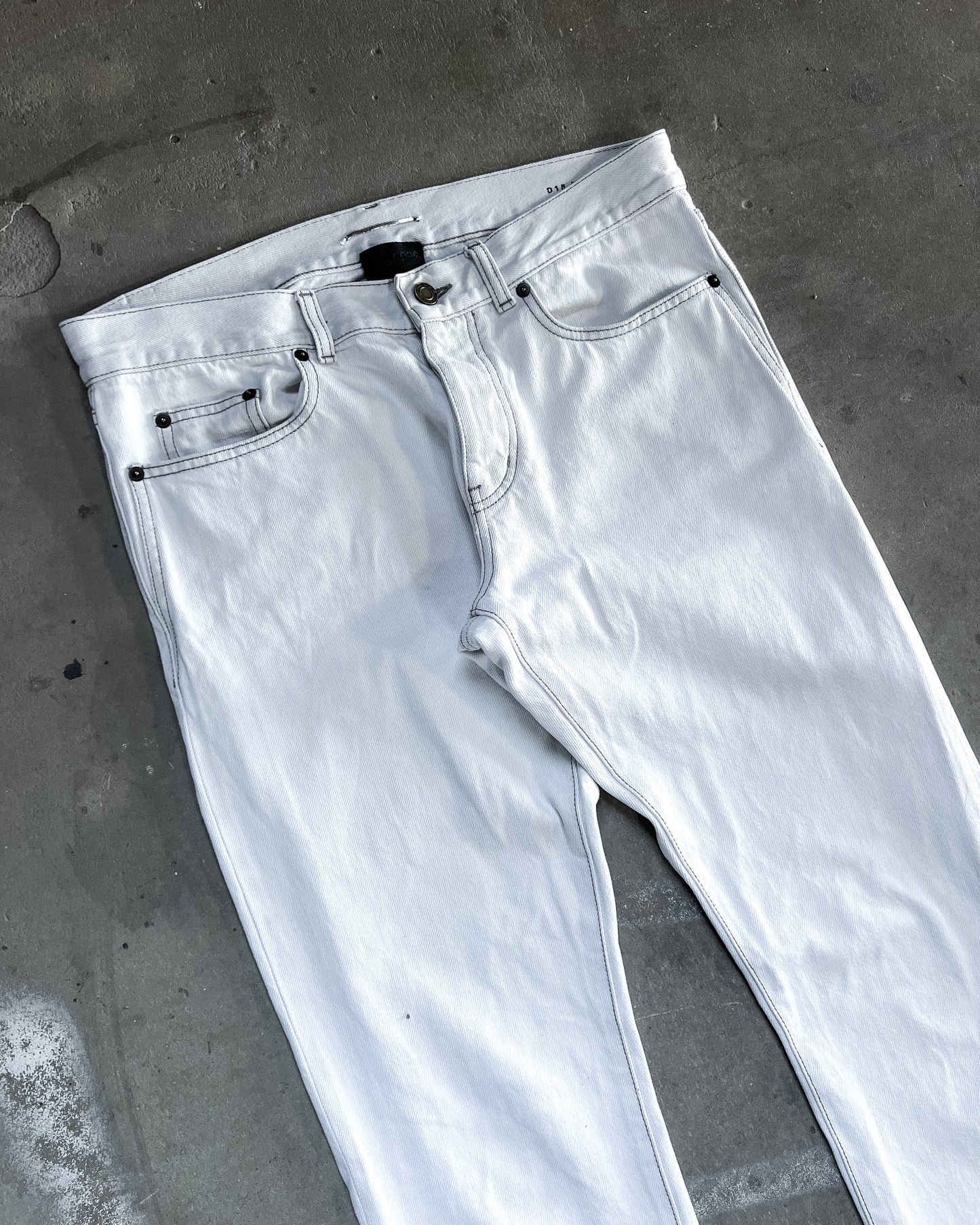 ALL WHITE D18 DENIM